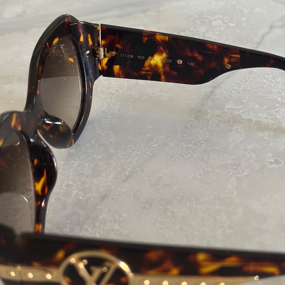 Louis Vuitton Designer Retired PARIS/TEXAS Sun Glasses - Picture 3 of 13